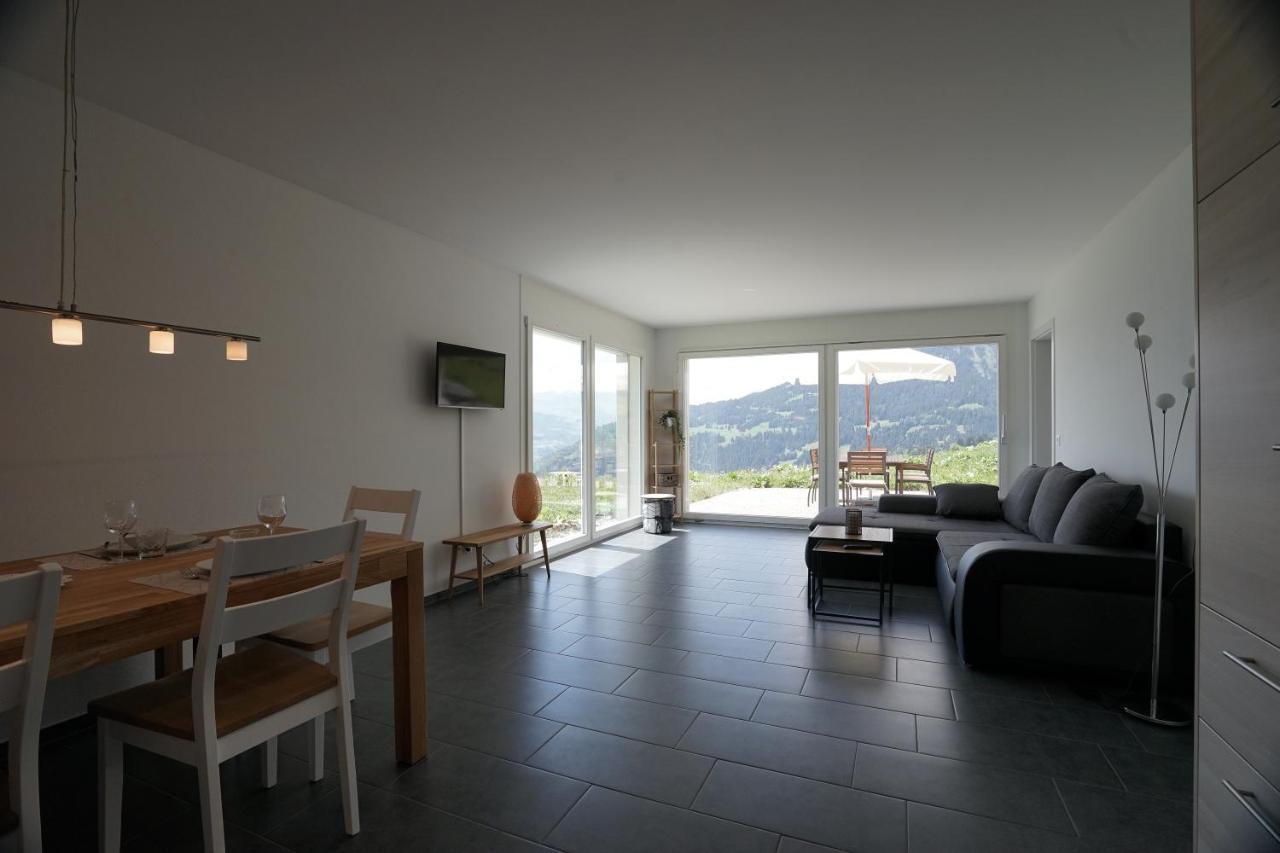 Clasgieri - 3-Zimmer-Ferienwohnung Fuer 4 - 6 Personen, 65M2 Falera Kültér fotó